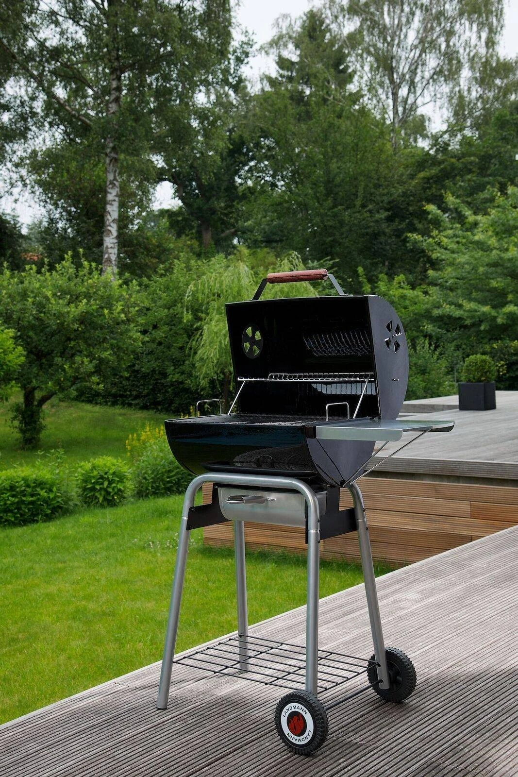 Landmann Taurus 440 Charcoal Barbecue 2 Landmann Taurus 440 Charcoal Barbecue - Image 2