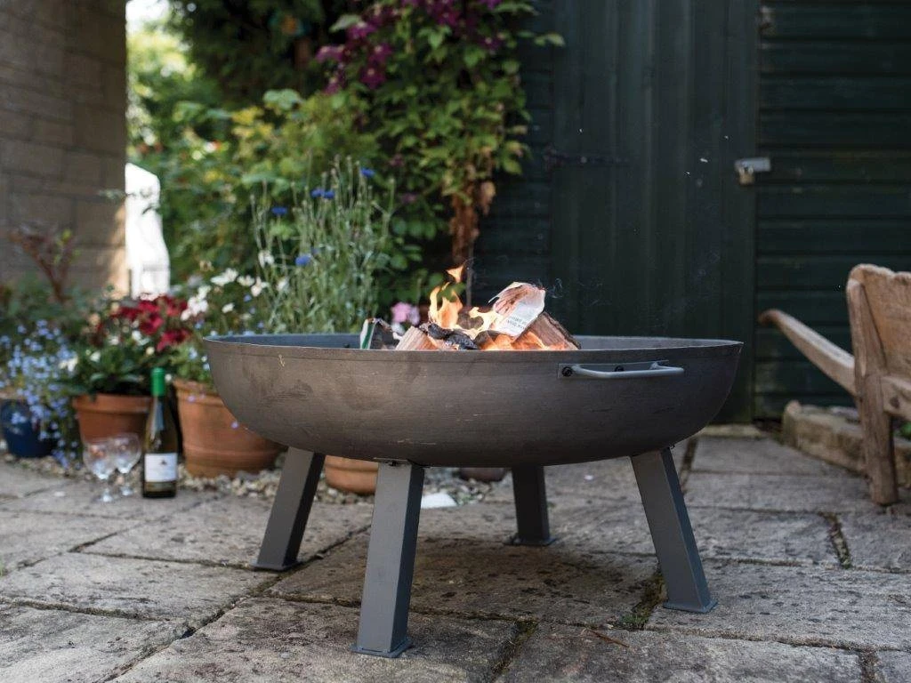 Woodlodge Glasto Fire Pit With Legs 55cm 2 Woodlodge Glasto Fire Pit With Legs 55cm - Image 2
